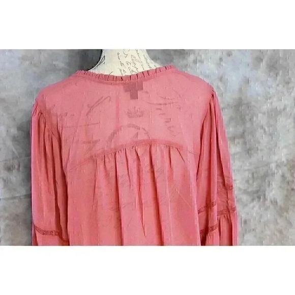 Torrid size 2 button down blouse long sleeve embroirded scalloped hem elastic cu - Picture 9 of 15